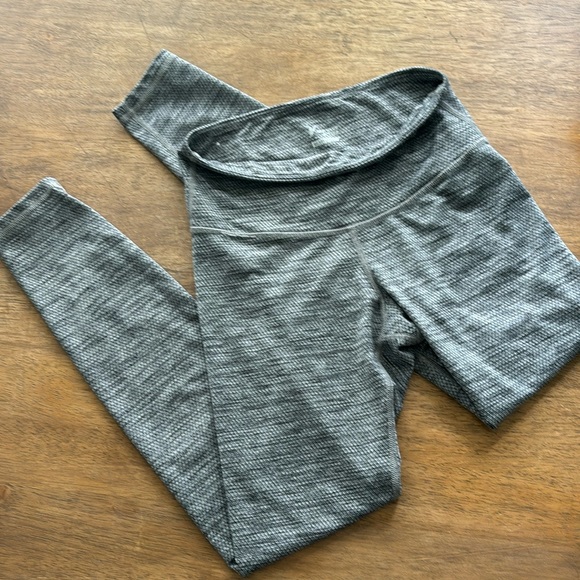 Old Navy Pants - OLD NAVY ACTIVE leggings